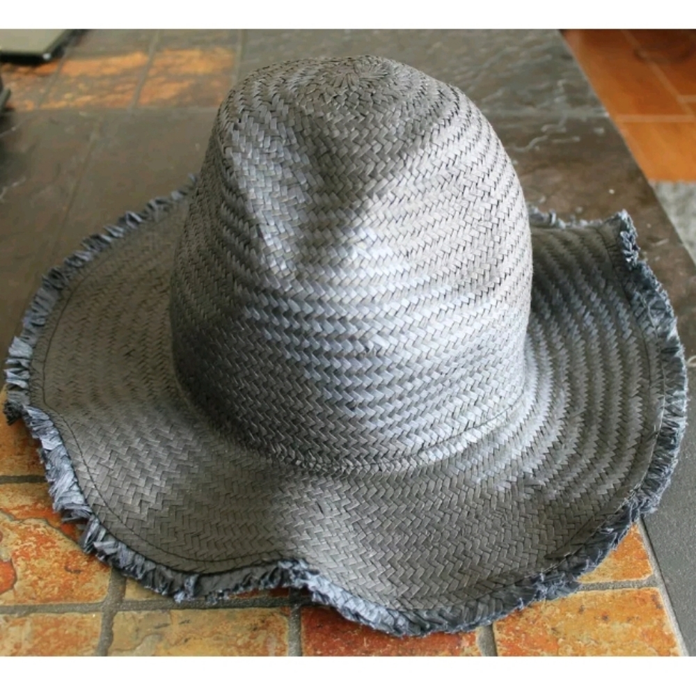 BCBG Maxazria blue black paper woven hat frayed br